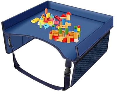 Besreey Reistafel voor kinderen, draagbaar schootbureau voor kinderen, road trip must haves met verstelbare riem en tas, autostoel-dienblad voor meisjes op reis
