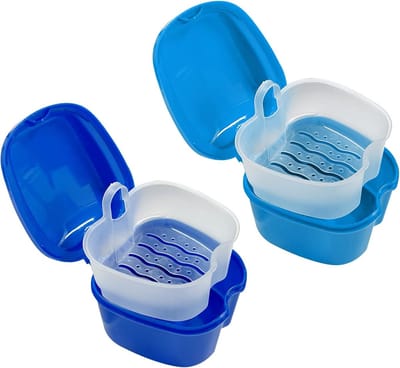 2 stuks plastic kunstgebit opbergdozen (donkerblauw en lichtblauw), beugels schoonmaak opbergdoos, kunstgebit verzorging bad box met filter voor weken reinigen en bevestigen van kunstgebitten