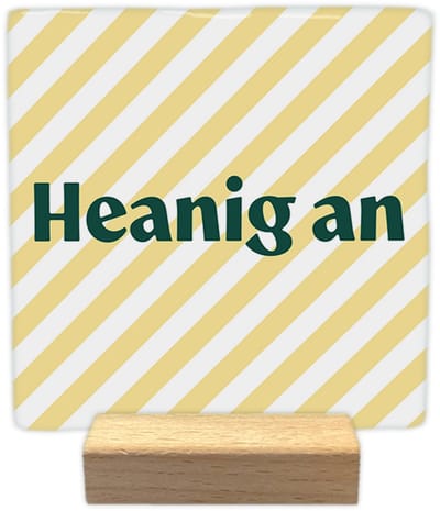 Heanig an - Keramische decoratie tegel - incl. houten presenteerblok