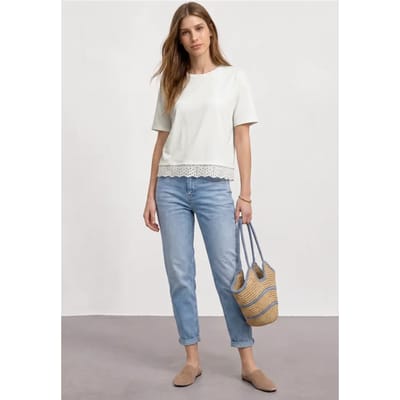 Shirt met ronde hals en kant