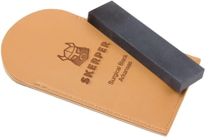 Skerper Arkansas Pocketslijpsteen NAPO30 Surgical Black Arkansas in Leren Opberghoes