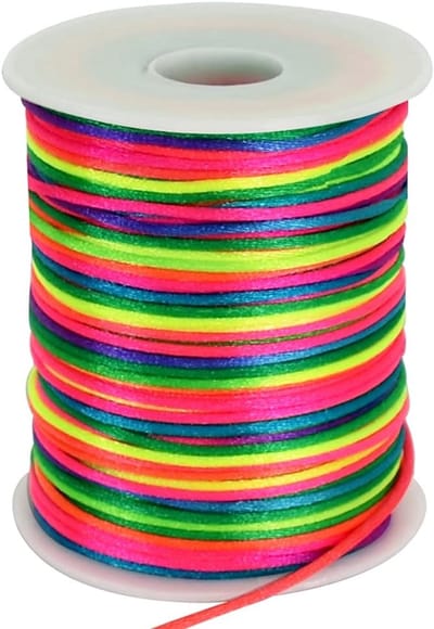 2mm x 100 Yards Regenboog Gemengde Kleur Nylon Koord Satijn String voor Armband Sieraden Maken Rattail Macrame Trim Koord Ketting Bulk Kralen Draad Kumihimo Chinese Knoop Craft