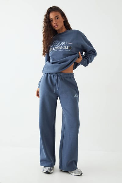 Dames DSGN Studio Wellness Club Oversized Sweatshirt Trainingspak | Marineblauw | Maat: XS