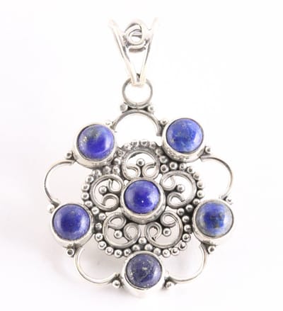 Opengewerkte zilveren hanger met lapis lazuli