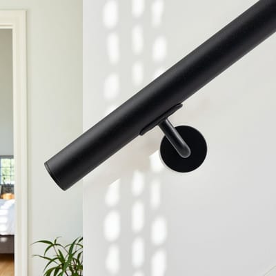 Zwarte Stalen RVS Trapleuning – Rond (42,4 mm) – Lengte: 100 cm – Inclusief 2 zwarte leuninghouders