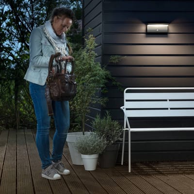 Philips LED buiten wandlamp Bustan 2-pack Sensor 2.700K