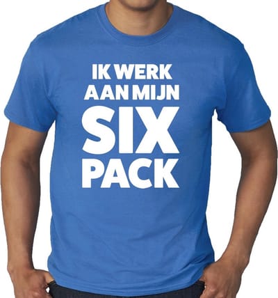 Ik werk aan mijn SIX Pack tekst t-shirt blauw heren - heren shirt Ik werk aan mijn SIX Pack - blauw kleding S