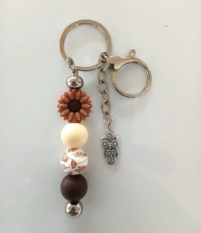 Sleutelhanger, tashanger met kralen | bruin | bloem | uil