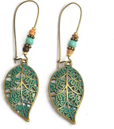 Oorbellen oorhangers met groen en goud blad blaadje