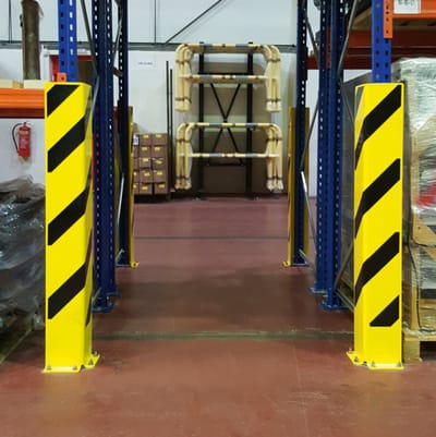 Aanrijbeveiliging Hoek - 1200 x 160 x 6 mm (hxbxd)