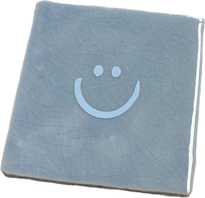 Hippe tegeltje met tekst: Smile Smiley | Serenity met pastel blauw | Gepersonaliseerde cadeau | Hippe Spreuktegel | Nieuwe woning cadeau | Housewarming cadeau