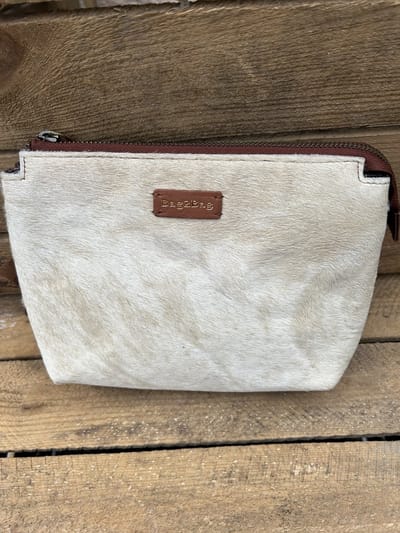 Bag2Bag Stijlvolle Leren Crossbody tas / Schoudertas met Koeienhuid Sintra Cognac - print 3