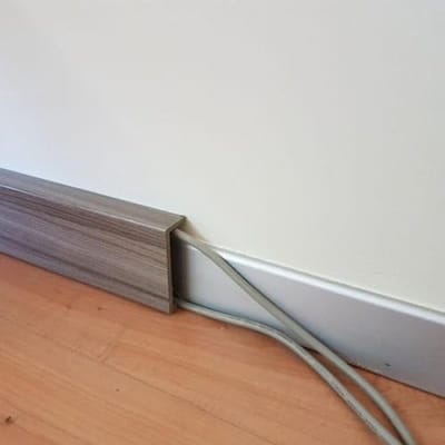 Plintafdekking Marmerlook - MDF Plint - Verbergen Leidingen - Lage Dikte - 90 x 33 cm - Rosewood Taupe