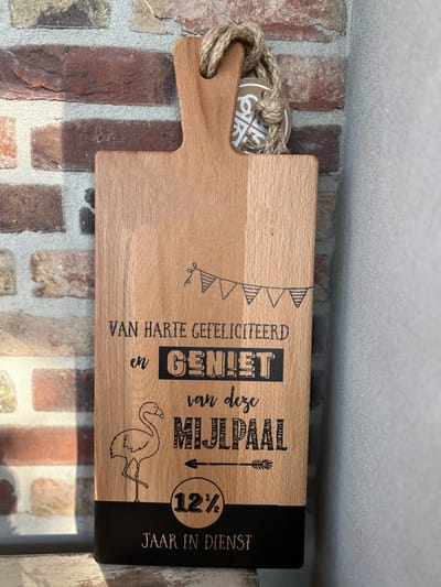 Creaties van Hier - Serveerplank - Jubileum - 12,5 jaar in dienst - Hout - 49 cm