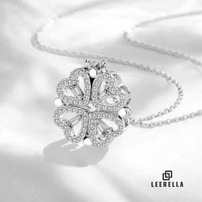 Leerella Luxe Vierbladige Klaver Halsketting met Hartjes - Zilverkleur - Roestvrij Staal Sieraden