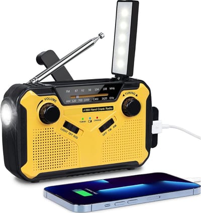Noodradio Solar Opwindbaar en Batterij - Opwindbare Radio - Draagbare Noodradio - DAB Solar - Dynamo Radio - Noodpakket - Survival Radio - Bouwradio - Noodrantsoen - Powerbank Zonne-energie & Oplaadbare Zaklamp - 3000 mAh - Geel