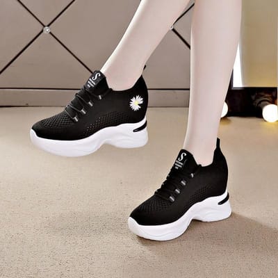 Nieuwe Zomer Vliegend Geweven Binnenverhoging Kleine Witte Schoenen Dames Netschoenen Casual Hol Ademende Sneakers 35 white