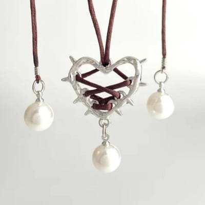 Exagération élégant rose noir noeud papillon amour métal coeur collier ruban Simultion perle pendentif collier pour femmes bijoux café