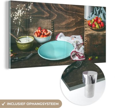 MuchoWow® Glasschilderij 120x60 cm - Schilderij acrylglas - Rustiek - Fruit - Keukengerei - Aardbei - Foto op glas - Schilderijen