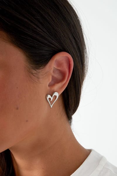 Hart Oorstekers – Zilverkleurig Stainless Steel – Minimalistische Oorbellen voor Dames – Kleurvast – Cadeau voor haar