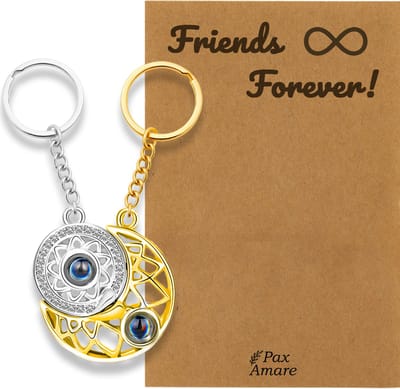 BFF Sleutelhanger voor 2 ' Friends Forever' - Rondjes ILY IN 100 TALEN - Sleutelhanger set op Cadeau Kaartje - Zilverkleurig & Goudkleurig - Vriendschap Symbool - Pax Amare