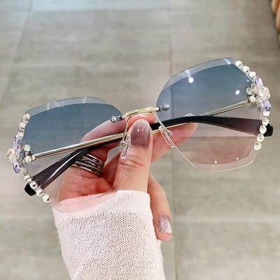 Dames Zonnebril Geïnspireerd door Diamanten High End Sense Ins Mode Zonnebril Bril Gepersonaliseerde Straatfotografie Zonnebril [Source factory]