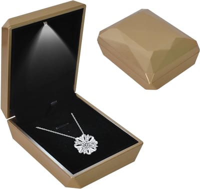 Sieradenopbergdoos met LED-verlichting voor kettingen, armbanden en ringen - Perfect als cadeau voor trouwvoorstellen, verlovingen en Valentijnsdag, 7 x 9 x 3.2 cm, Goudkleurig