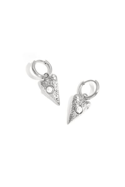Oorringetjes met lang hart charm met parel