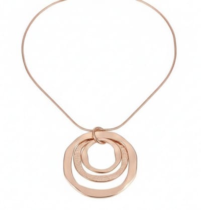 Goudkleurige ketting voor dames met ronde opengewerkte hanger in organische vorm – ketting met hanger