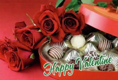 Happy Valentine! Een prachtige kaart waarop een doos bonbons te zien is en niet te vergeten de rode rozen! Leuk om zo te geven of om bij een cadeau te voegen. Een dubbele wenskaart inclusief envelop en in folie verpakt.