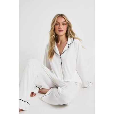 boohoo Dames Petite Jersey met pijpdetail langarmig overhemd & broekpyjamasset | Wit | Maat: 34