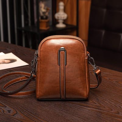 Nieuwe Retro PU Zacht Leer Verticale Dames Crossbody Tas Effen Kleur Luxe Gepersonaliseerde Designer Schouderband Telefoontas brown