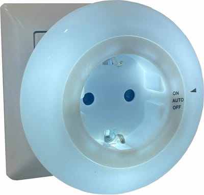 Bellatio Design LED Nachtlamp met lichtsensor - 230V - kinderkamer - extra stopcontact - energiebesparend