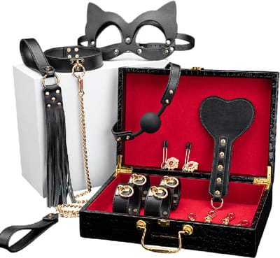 BDSM Luxe koffer - BDSM Reisset - leren koffer - Spankplank - Handboeien - Halsband met Riem - cat mask - Ball Gag - zweep - luxe koffer - goud - zwart