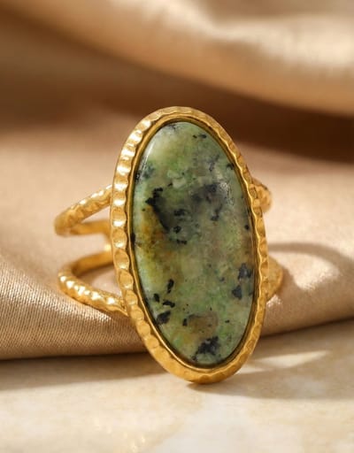 Lundholm luxe Ring Dames Goud Kleurig met Natuur Steen Groen - Verstelbare Ring One Size - Verstelbare Cuff Ring met Grote Groene Natuursteen – Gold Plated PVD Sienna Serie