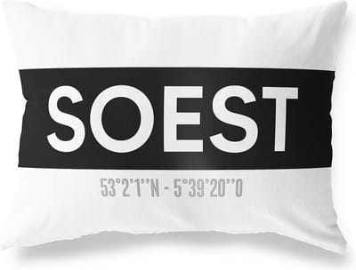 Tuinkussen SOEST - UTRECHT met coördinaten - Buitenkussen - Bootkussen - Weerbestendig - Jouw Plaats - Studio216 - Modern - Zwart-Wit - 50x30cm