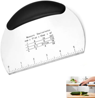 1 stuk - Meelschraper - Halfronde roestvrijstalen deegsnijder met maatverdeling - Voor het snijden van bloem, noedels en deeg - Zwart - 16*12 cm - PP-handvat - Geschikt voor gebak
