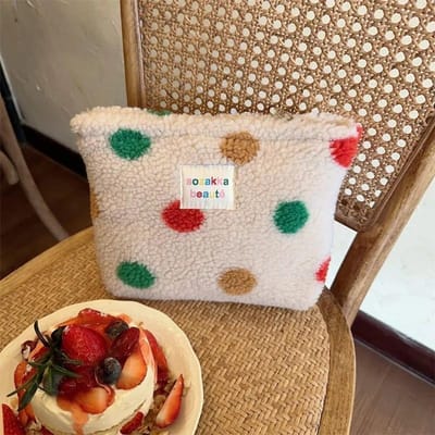 Nouvelle Pochette Colorée à Rayures et Pois en Peluche Sac Cosmétique Grande Capacité Trousse de Maquillage Trousse de Toilette Voyage Extérieur Rangement Maquillage beige