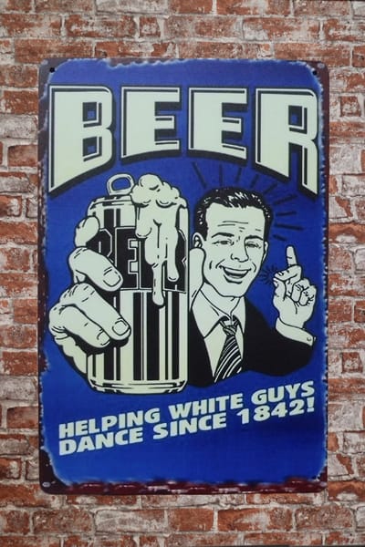 Wandbord - Beer Helping - Mancave - Muurplaat - Metalen wandbord - Mancave decoratie - Bier - Metal sign - Beer - Decoratie - Bar decoratie - Wand Decoratie - 20 x 30 cm - Cave & Garden