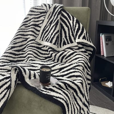 Warme deken - Deken met zebraprint - Bankdeken - Dikke en zachte tweepersoonsdeken - Geschikt voor vrouwen en tienermeisjes - Alle seizoenen - 130x160 cm - Zwart