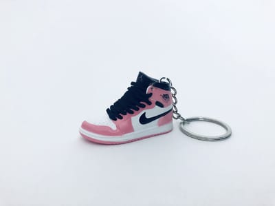 ShoeBlockX SneaKeys | Sleutelhanger | Tassenhanger | Nike Jordan Roze | Sneakers | Cadeau
