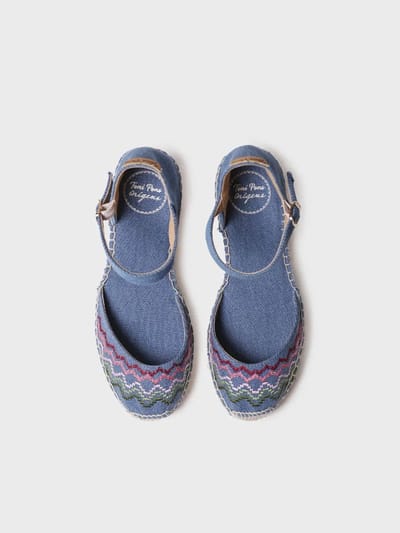 Vegan espadrille met sleehak en kruissteekborduurwerk | JESSIE
