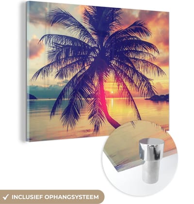 MuchoWow® Glasschilderij 160x120 cm - Schilderij acrylglas - Palmboom - Avond - Strand - Zomer - Foto op glas - Schilderijen - Portret van de zomer