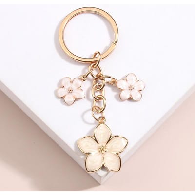 Schattige Plant Sleutelhanger Sakura Bloem Sleutelhanger Emaille Sleutelhangers Voor Vrouwen Meisjes Handtas Accessoire Autosleutels DIY Zoete Sieraden Cadeaus white