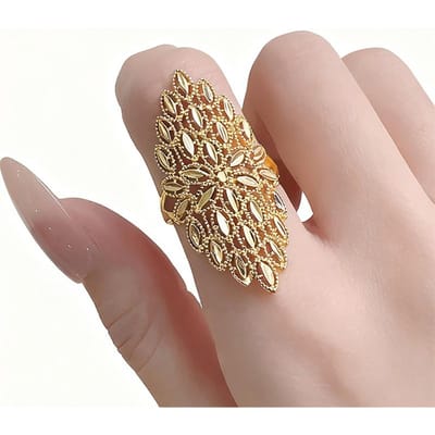 Huitan Uitgesneden Gouden Kleur Ring voor Vrouwen Dagelijkse Draagbare Accessoires Subtiele Veelzijdige Sieraden voor Verlovingsceremonie 6 beige