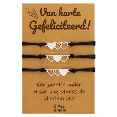 Vriendschapsarmbandjes voor 3 "Van Harte Gefeliciteerd" - Hartjes - BFF Armbandjes met Verjaardags Cadeau Kaartje - Zilverkleurig - Elastisch Verstelbaar - Pax Amare