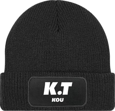 Muts met tekst - Zwart - 100% Soft-Touch acrylic - K.T kou