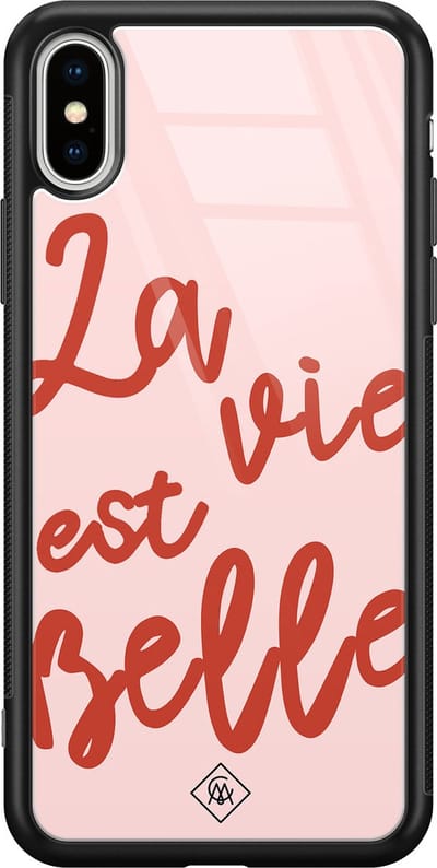 Casimoda® hoesje - Geschikt voor iPhone Xs Max - La Vie Est Belle - Luxe Hard Case Zwart - Backcover telefoonhoesje - Bruin/beige