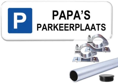 Parkeerbord Papa's parkeerplaats - Weerbestendig Aluminium - 40x15 cm - Bevestiging: Met paal 120 cm + paalbeugels + paaldop
