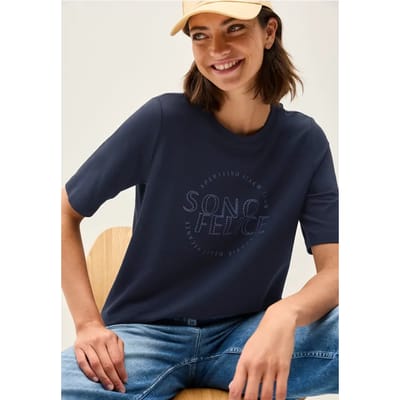 Shirt met tekst artwork